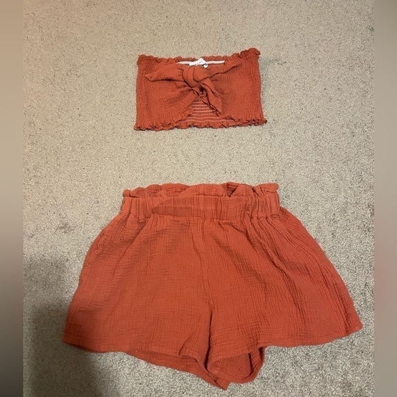 Mable Burnt Orange crop top and shorts set size medium - Picture 2 of 9
